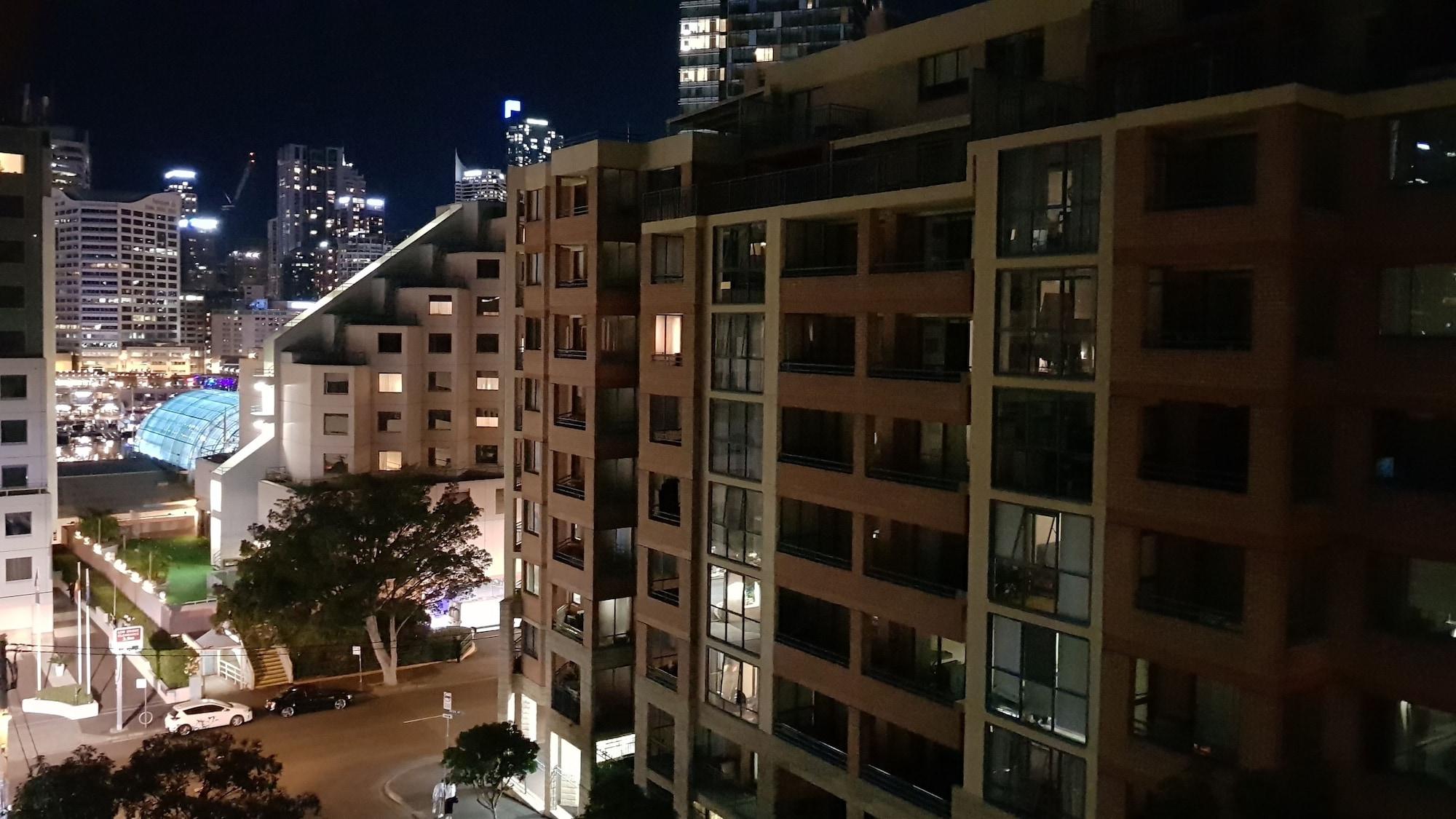 Liv Arena Apartments Darling Harbour Сидней Экстерьер фото
